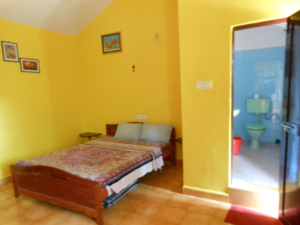 Jes Guest House Majorda Exterior photo